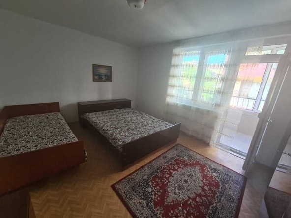 Дава се под наем Тристаен апартамент в Бургас, Възраждане - 75 кв.м за 204 € - Снимка #1