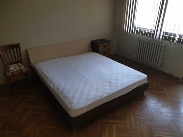 Дава се под наем Тристаен апартамент в Бургас, Възраждане - 100 кв.м за 204 € - Снимка #1