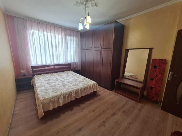 Дава се под наем Двустаен апартамент в Бургас, Център - 65 кв.м за 255 € - Снимка #1