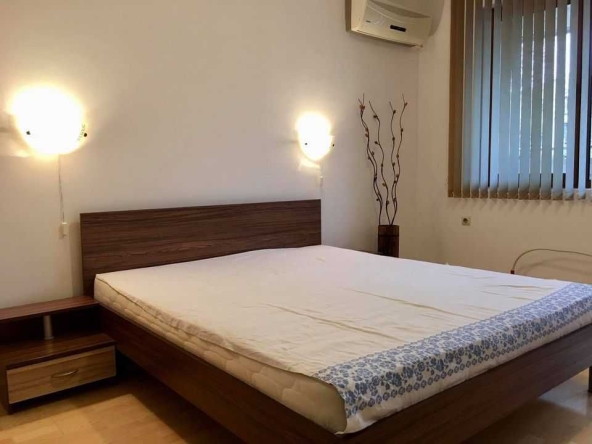 Дава се под наем Двустаен апартамент в Бургас, Лазур - 78 кв.м за 408 € - Снимка #1