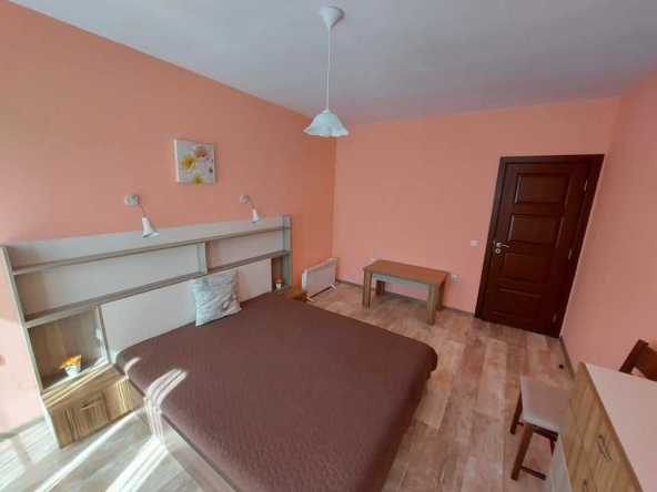 Дава се под наем Двустаен апартамент в Бургас, Изгрев - 68 кв.м за 239.7 € - Снимка #1