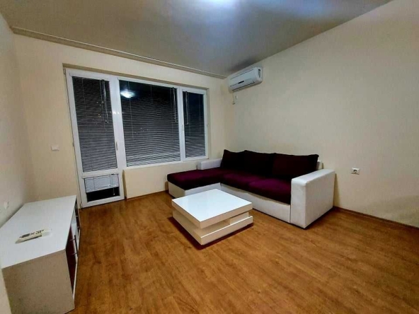 Дава се под наем Двустаен апартамент в Бургас, Славейков - 86 кв.м за 280.5 € - Снимка #1