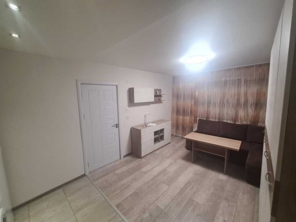 Дава се под наем Двустаен апартамент в Бургас, Братя Миладинови - 50 кв.м за 229.5 € - Снимка #1