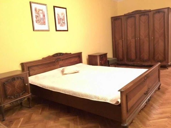 Дава се под наем Двустаен апартамент в Бургас, Лазур - 64 кв.м за 357 € - Снимка #1