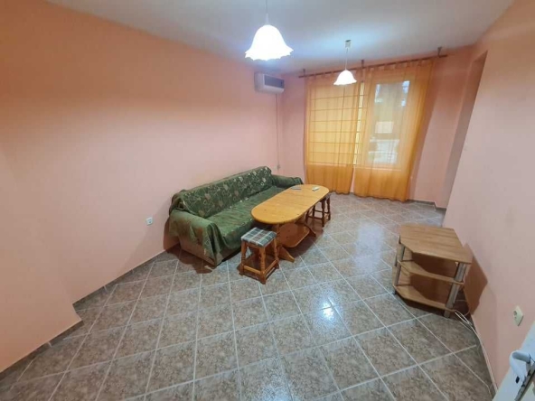 Дава се под наем Двустаен апартамент в Бургас, Изгрев - 67 кв.м за 178.5 € - Снимка #1