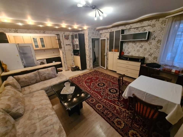 Дава се под наем Двустаен апартамент в Бургас, Изгрев - 64 кв.м за 204 € - Снимка #1