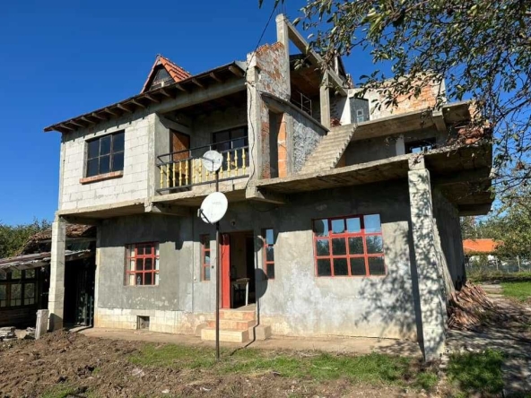 Къща в с. Калипетрово, Област Силистра - 280 кв.м за 183 €/кв.м - Снимка #1