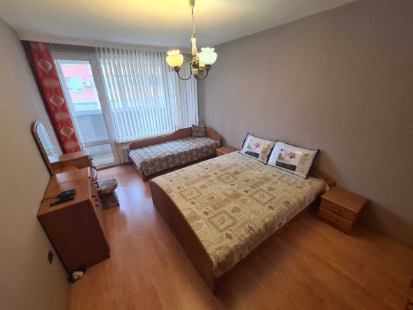 Дава се под наем Двустаен апартамент в Бургас, Славейков - 62 кв.м за 357 € - Снимка #1