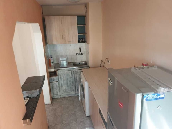 Дава се под наем Двустаен апартамент в Бургас, Възраждане - 55 кв.м за 153 € - Снимка #1