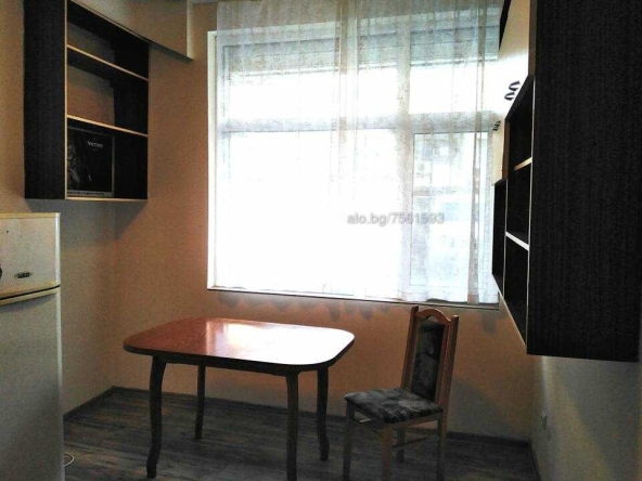 Дава се под наем Двустаен апартамент в Бургас, Център - 50 кв.м за 153 € - Снимка #1