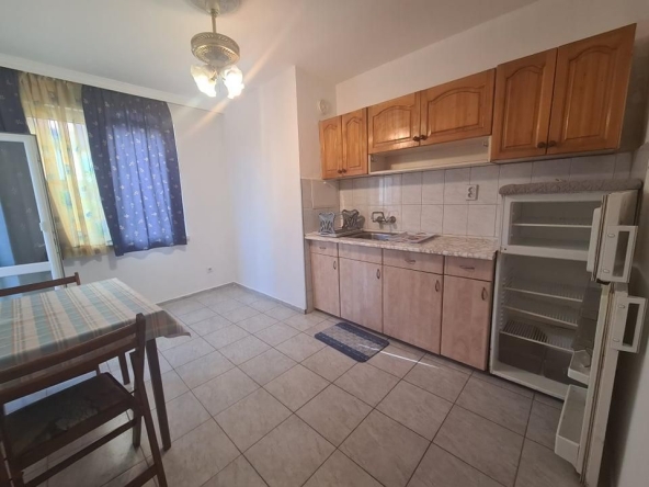 Дава се под наем Тристаен апартамент в Бургас, Възраждане - 75 кв.м за 306 € - Снимка #1