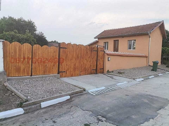 Къща в с. Згалево, Област Плевен - 75 кв.м за 694 €/кв.м - Снимка #1