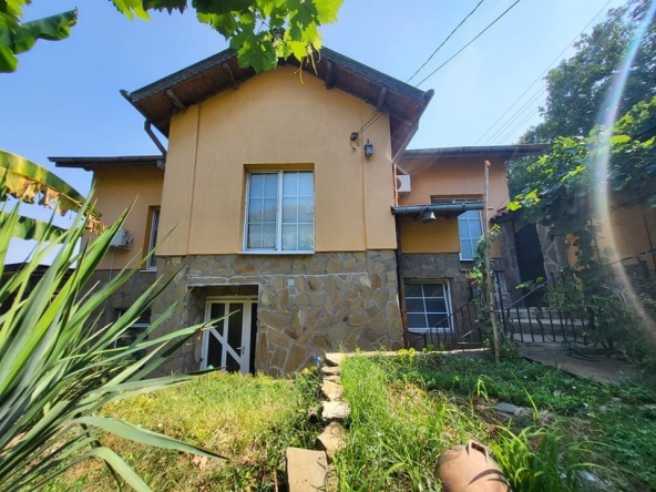 Къща в Червен бряг - 150 кв.м за 600 €/кв.м - Снимка #1