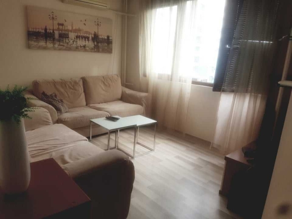 Дава се под наем Тристаен апартамент в Бургас, Лазур - 80 кв.м за 255 € - Снимка #1