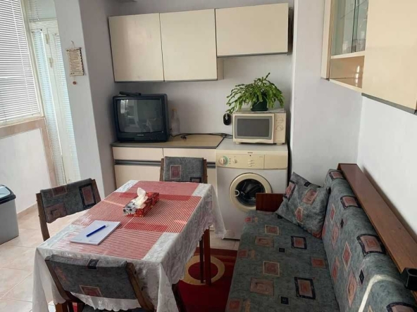 Дава се под наем Едностаен апартамент в Бургас, Лазур - 45 кв.м за 225 € - Снимка #1