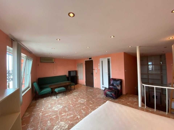 Дава се под наем Двустаен апартамент в Бургас, Възраждане - 40 кв.м за 175 € - Снимка #1