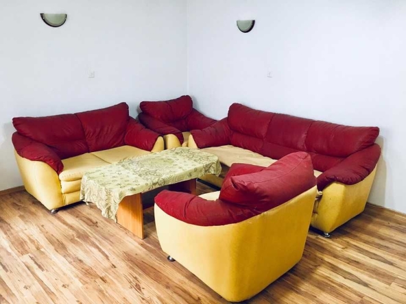 Дава се под наем Тристаен апартамент в Бургас, Възраждане - 105 кв.м за 225 € - Снимка #1