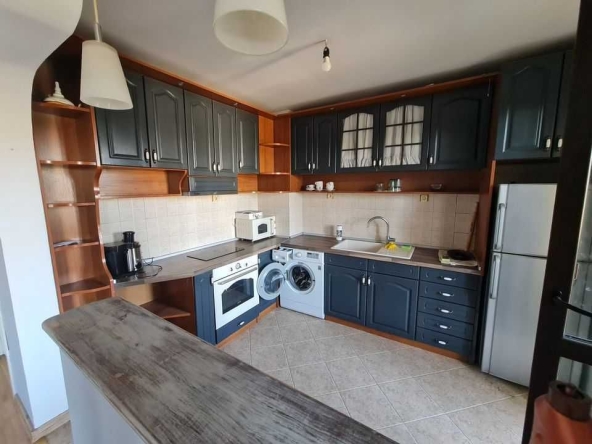 Дава се под наем Двустаен апартамент в Разград, Център - 67 кв.м за 306 € - Снимка #1