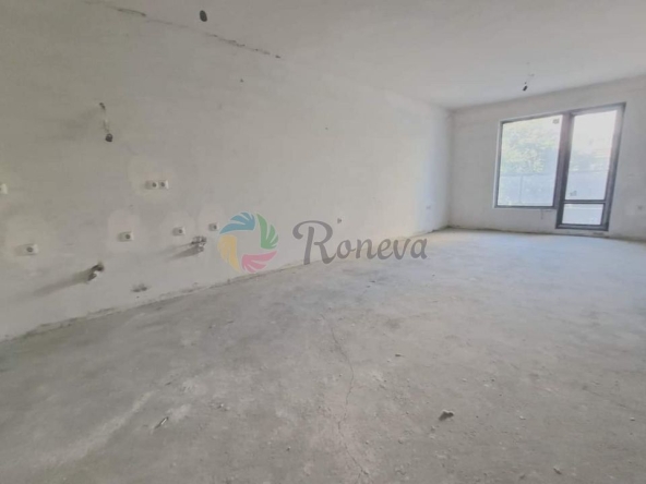 Тристаен апартамент в Варна, Левски - 115 кв.м за 1740 €/кв.м - Снимка #1