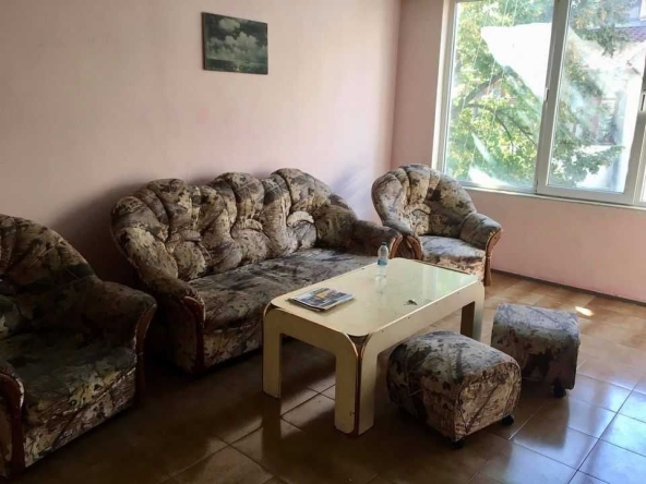 Дава се под наем Тристаен апартамент в Бургас, Възраждане - 107 кв.м за 350 € - Снимка #1