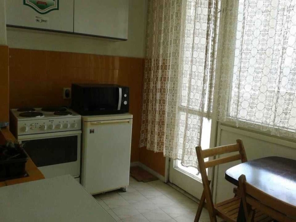 Дава се под наем Едностаен апартамент в Бургас, Зорница - 40 кв.м за 135 € - Снимка #1