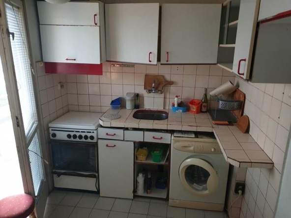 Дава се под наем Двустаен апартамент в Бургас, Славейков - 64 кв.м за 175 € - Снимка #1