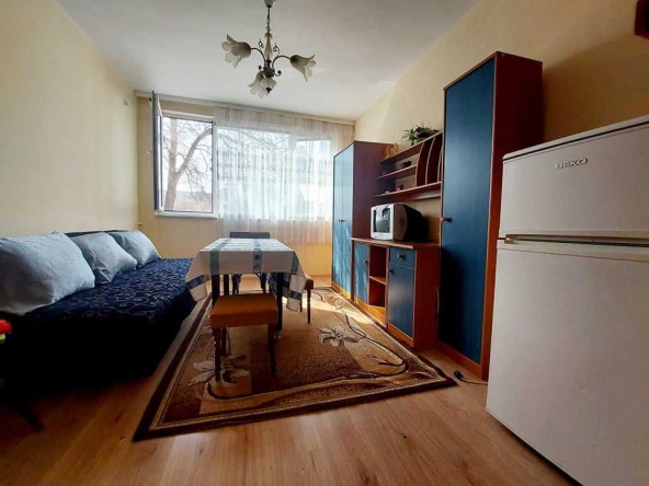 Дава се под наем Двустаен апартамент в Бургас, Зорница - 55 кв.м за 175 € - Снимка #1