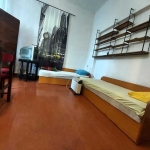 Дава се под наем Тристаен апартамент в Бургас, Център - 15 кв.м за 110 € - Снимка #1