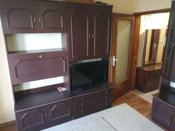 Дава се под наем Едностаен апартамент в Бургас, Меден рудник - зона А - 40 кв.м за 150 € - Снимка #1