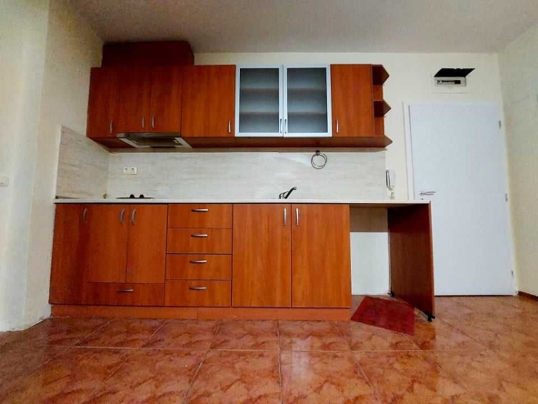 Дава се под наем Двустаен апартамент в Бургас, Изгрев - 55 кв.м за 102 € - Снимка #1