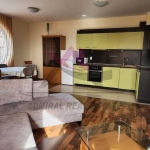 Дава се под наем Тристаен апартамент в Варна, Морска градина - 110 кв.м за 1200 € - Снимка #1