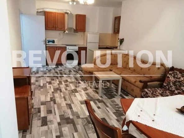 Дава се под наем Тристаен апартамент в Варна, Колхозен пазар - 80 кв.м за 500 € - Снимка #1