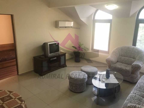 Дава се под наем Етаж от къща в Варна, Център - 70 кв.м за 800 € - Снимка #1