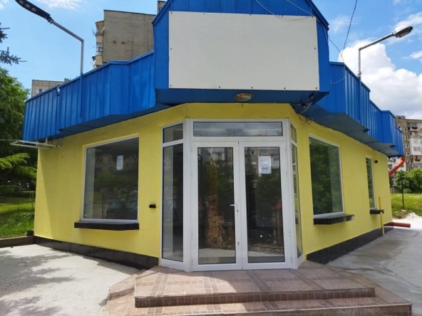 Дава се под наем Магазин в Ловеч, Младост - 80 кв.м за 25.5 € - Снимка #1