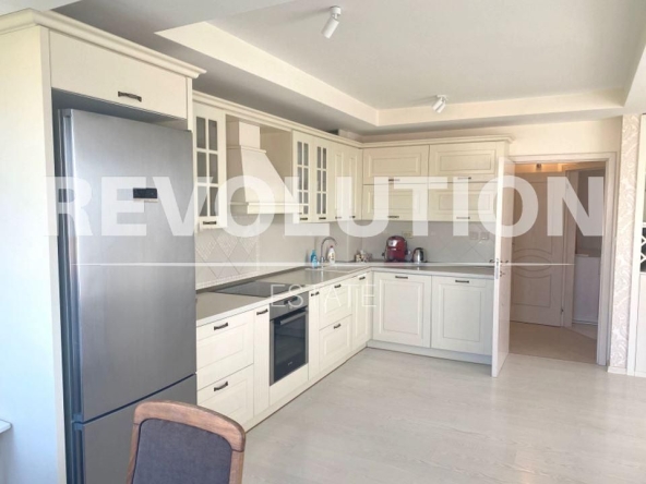 Дава се под наем Двустаен апартамент в Варна, Бриз - 87 кв.м за 650 € - Снимка #1