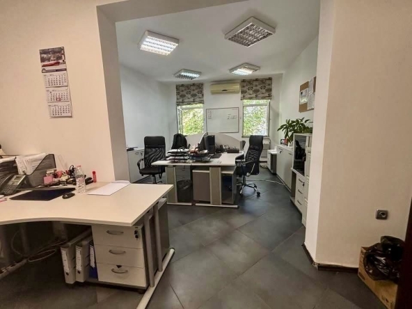 Дава се под наем Тристаен апартамент в Варна, Гръцка махала - 110 кв.м за 800 € - Снимка #1