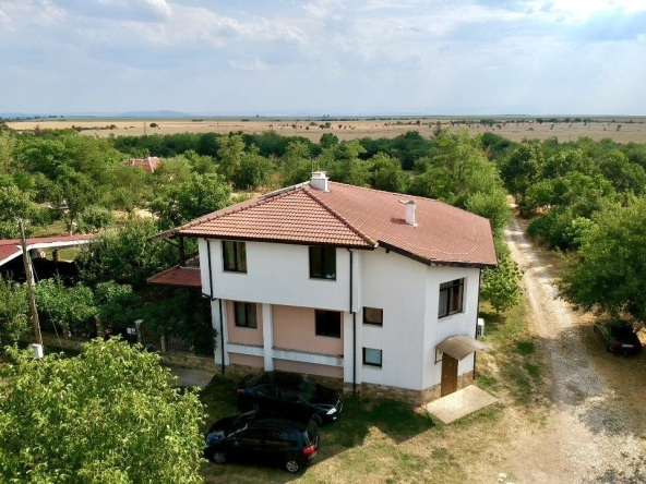 Къща в с. Сираково, Област Враца - 400 кв.м за 375 €/кв.м - Снимка #1