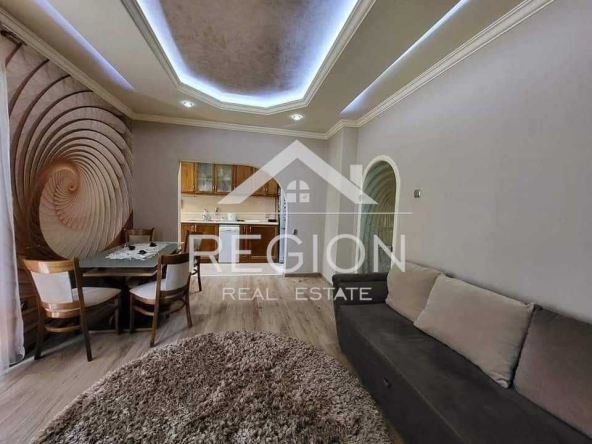 Дава се под наем Тристаен апартамент в Варна, Цветен квартал - 90 кв.м за 408 € - Снимка #1