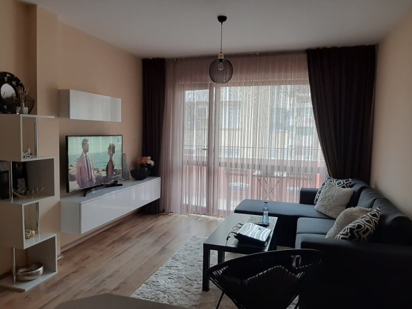 Дава се под наем Двустаен апартамент в Кърджали, Център - 67 кв.м за 285.6 € - Снимка #1