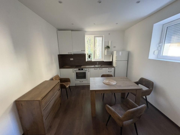 Дава се под наем Двустаен апартамент в София, Център - 50 кв.м за 649 € - Снимка #1