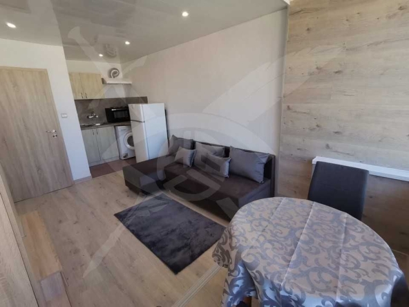 Дава се под наем Двустаен апартамент в Варна, Колхозен пазар - 40 кв.м за 350 € - Снимка #1