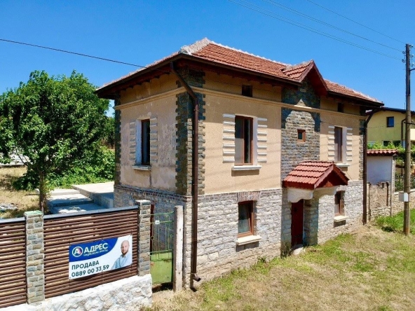 Къща в с. Костелево, Област Враца - 100 кв.м за 1352 €/кв.м - Снимка #1