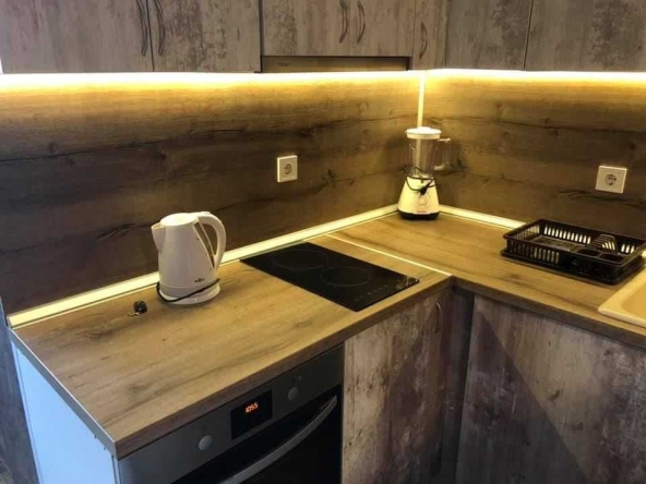 Дава се под наем Едностаен апартамент в Пловдив, Център - 30 кв.м за 225 € - Снимка #1