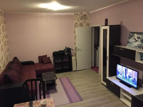 Дава се под наем Двустаен апартамент в София, Фондови жилища - 50 кв.м за 458.49 € - Снимка #1