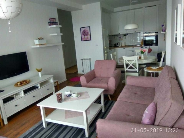 Дава се под наем Двустаен апартамент в Бургас, Братя Миладинови - 67 кв.м за 204 € - Снимка #1