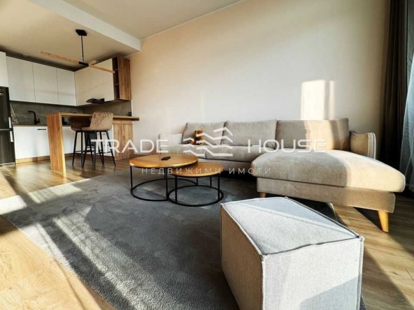 Дава се под наем Двустаен апартамент в Пловдив, Христо Смирненски - 70 кв.м за 407.49 € - Снимка #1