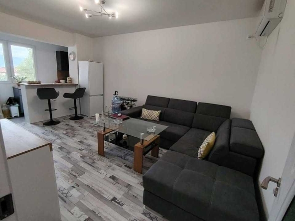 Дава се под наем Тристаен апартамент в Пловдив, Каменица 2 - 72 кв.м за 548.25 € - Снимка #1