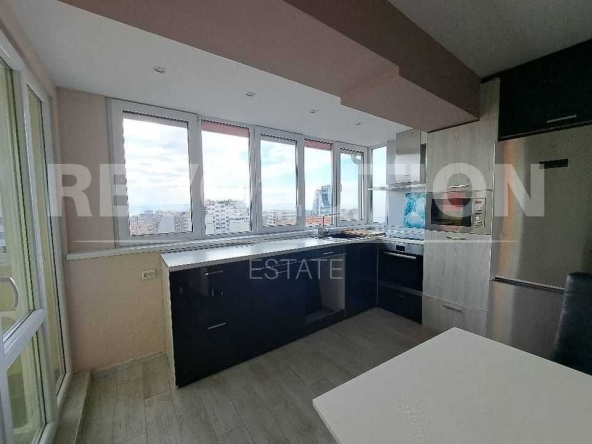 Дава се под наем Тристаен апартамент в Варна, Левски - 100 кв.м за 648.21 € - Снимка #1