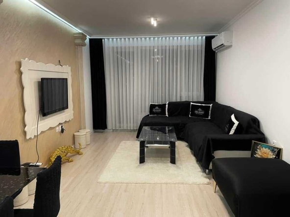 Дава се под наем Тристаен апартамент в Бургас, Изгрев - 124 кв.м за 997.05 € - Снимка #1