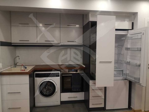 Дава се под наем Тристаен апартамент в Варна, Зимно кино Тракия - 86 кв.м за 600 € - Снимка #1